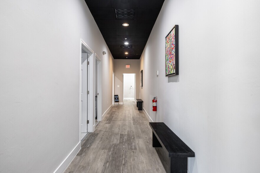 More Photos Of 15751 San Carlos Blvd, Fort Myers Storefront Retail Office For Lease