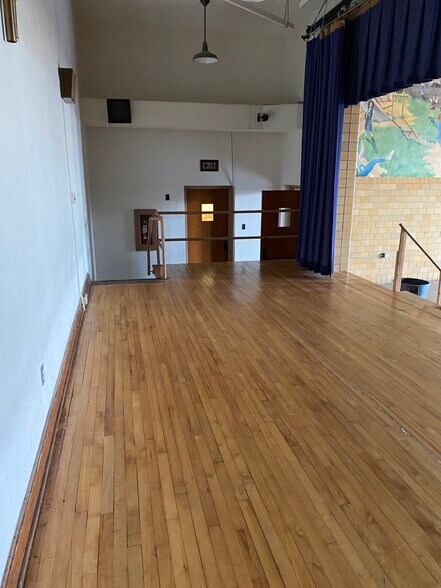 More Photos Of 719 S Fayette St, Washington Court House Flex For Sale