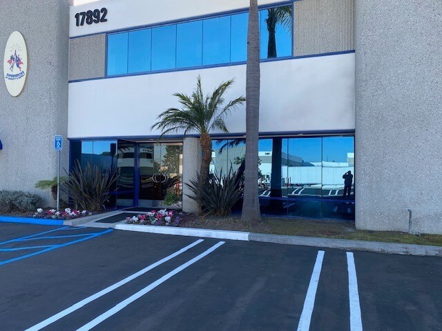 More Photos Of 17892- B Gothard St, Huntington Beach Manufacturing For Lease