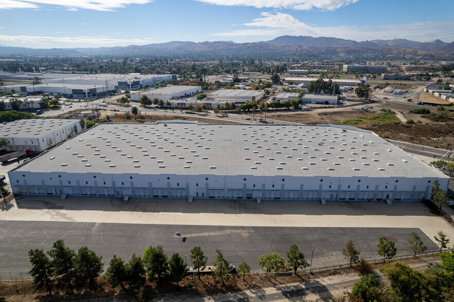 More Photos Of 1050 E Orange Show Rd, San Bernardino Warehouse For Lease