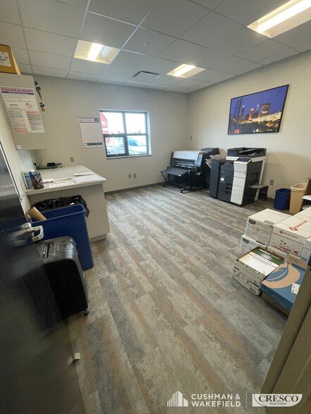 More Photos Of 240 Tuxedo Ave, Brooklyn Heights Warehouse For Lease