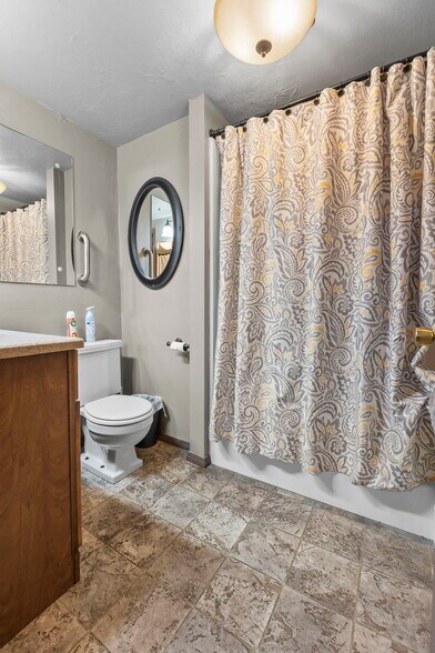 More Photos Of 407 W Saint Joseph St, Perryville Office For Sale