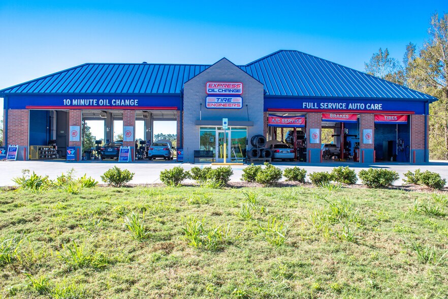 More Photos Of 2613 W Thomas St, Hammond General Retail For Sale