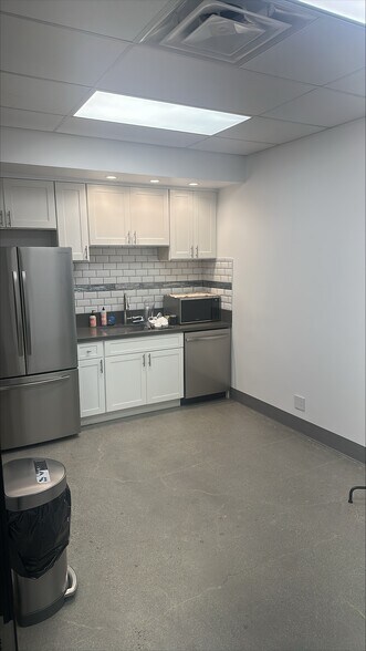 More Photos Of 11859 Wilshire Blvd, Los Angeles Medical For Lease