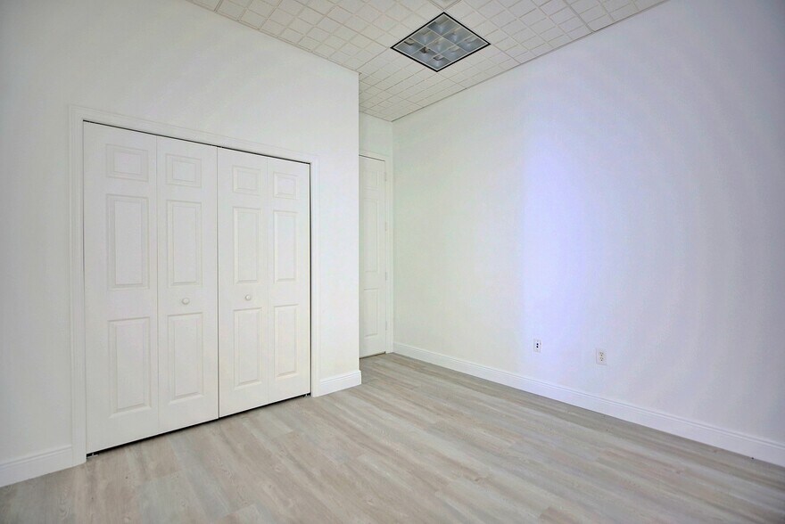 More Photos Of 2153 US Highway 27 S, Sebring Office For Sale