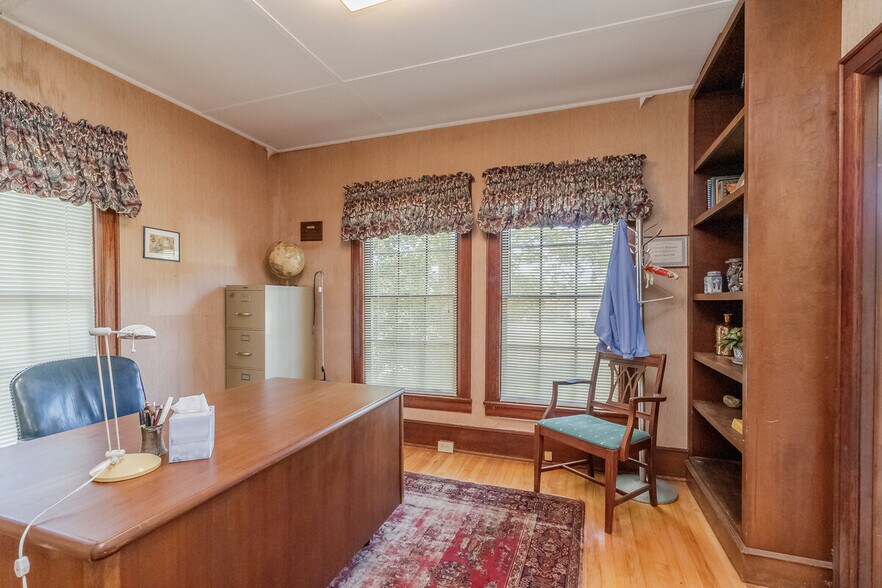 More Photos Of 615 Patterson, LaFayette Medical For Sale