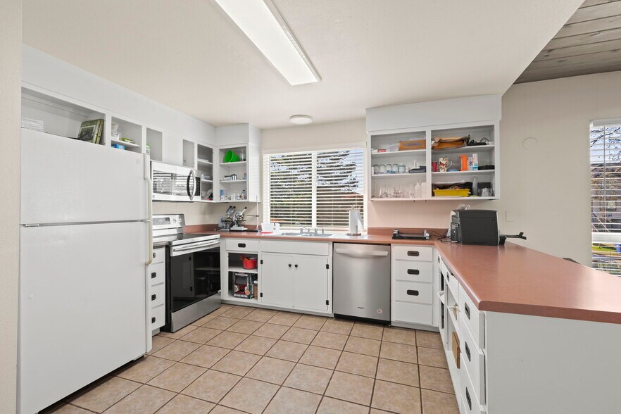 More Photos Of 3201 S 43rd St, Tacoma Specialty For Sale