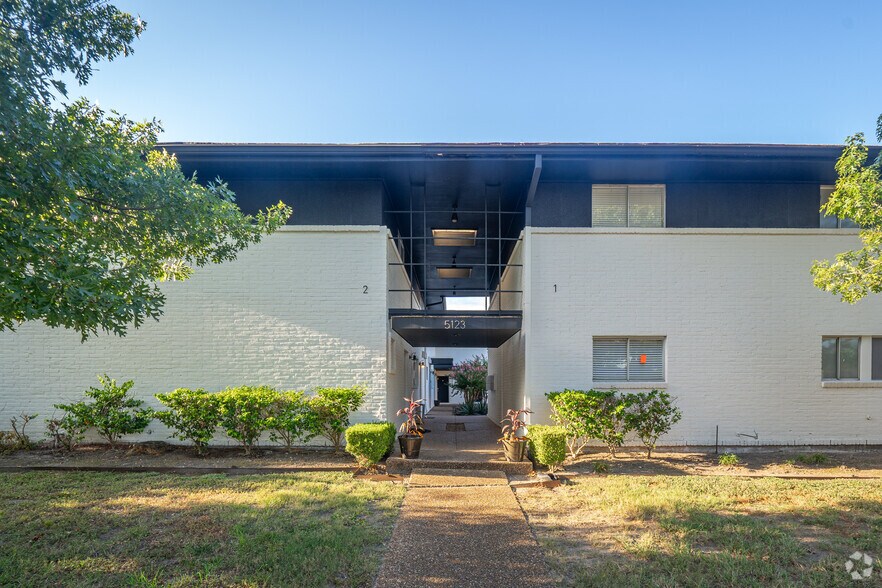 More Photos Of 5123 Del Monte Dr, Houston Apartments For Sale