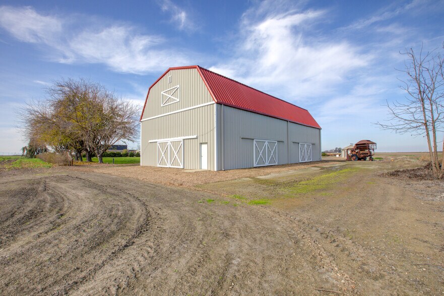 More Photos Of 9194 CA-152, Dos Palos Land For Sale