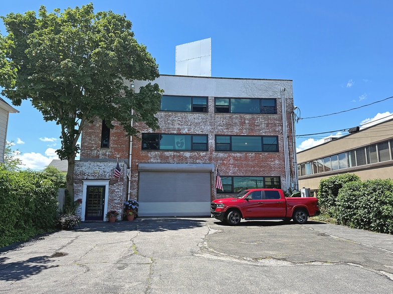 Primary Photo Of 13 Myrtle St, Manhasset Flex For Sale