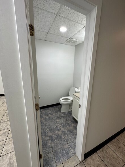 More Photos Of 81 W Hills Rd, Huntington Station Flex For Sale