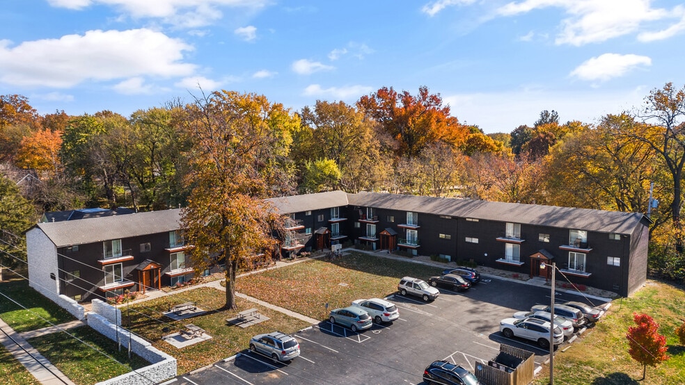 More Photos Of 341 E Loula St, Olathe Apartments For Sale