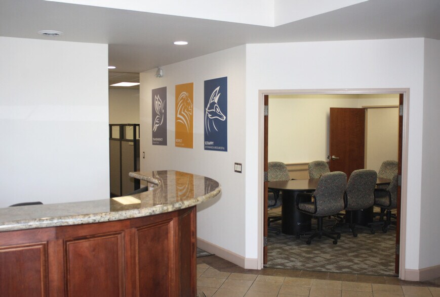 More Photos Of 460 N Fitness Pl, Eagle Office For Lease