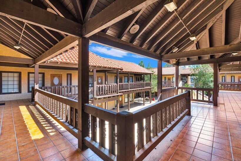 More Photos Of 222 E Main St, Barstow Office For Sale