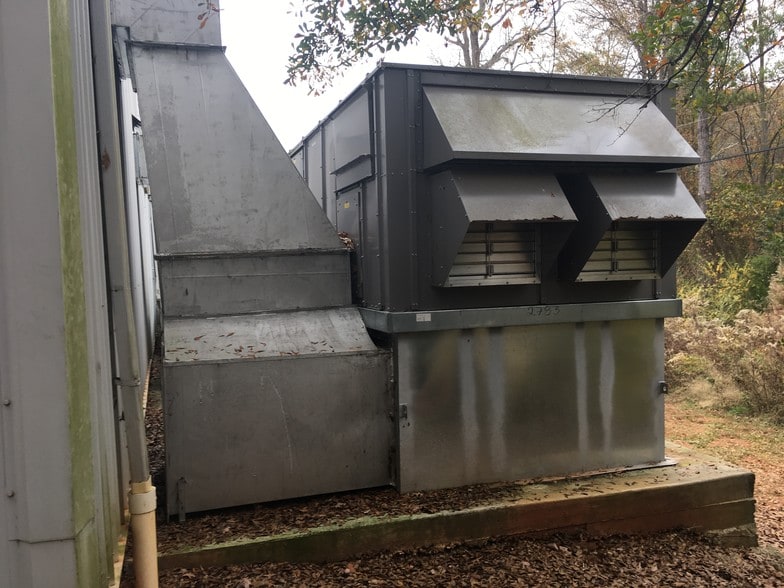 More Photos Of 380 Commerce Blvd, Athens Warehouse For Lease