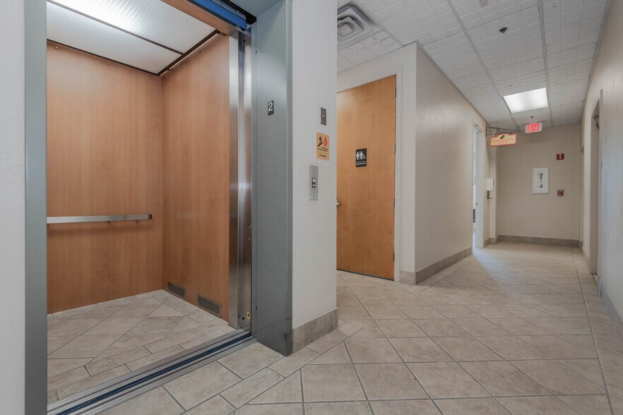 More Photos Of 3001 N 29th Ave, Hollywood Unknown For Lease