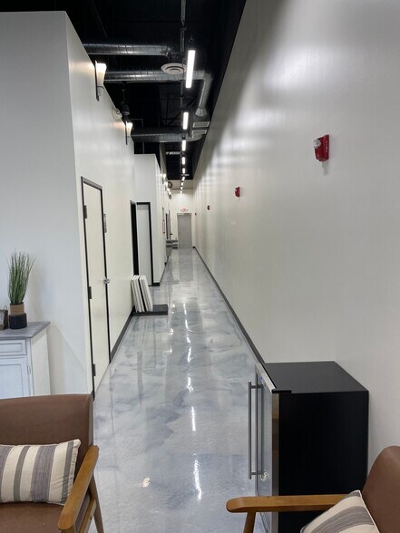 More Photos Of 21501 N 78th Ave, Peoria Research And Development For Lease