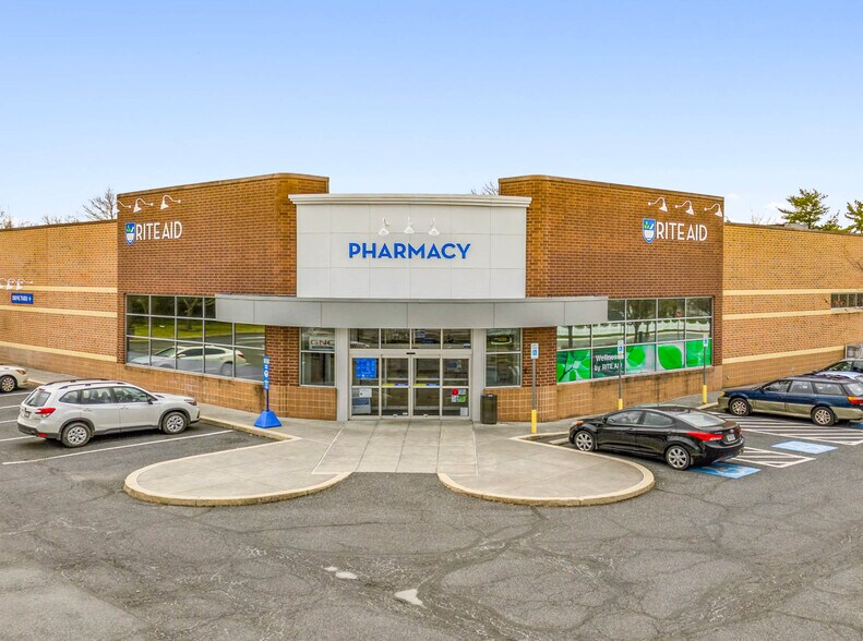 More Photos Of 231 West St, Gettysburg Drugstore For Lease