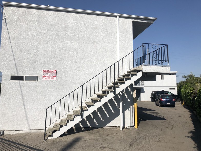 More Photos Of 20463 Vanowen St, Canoga Park Apartments For Sale