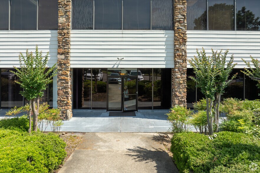 More Photos Of 181 W Valley Ave, Birmingham Office For Lease