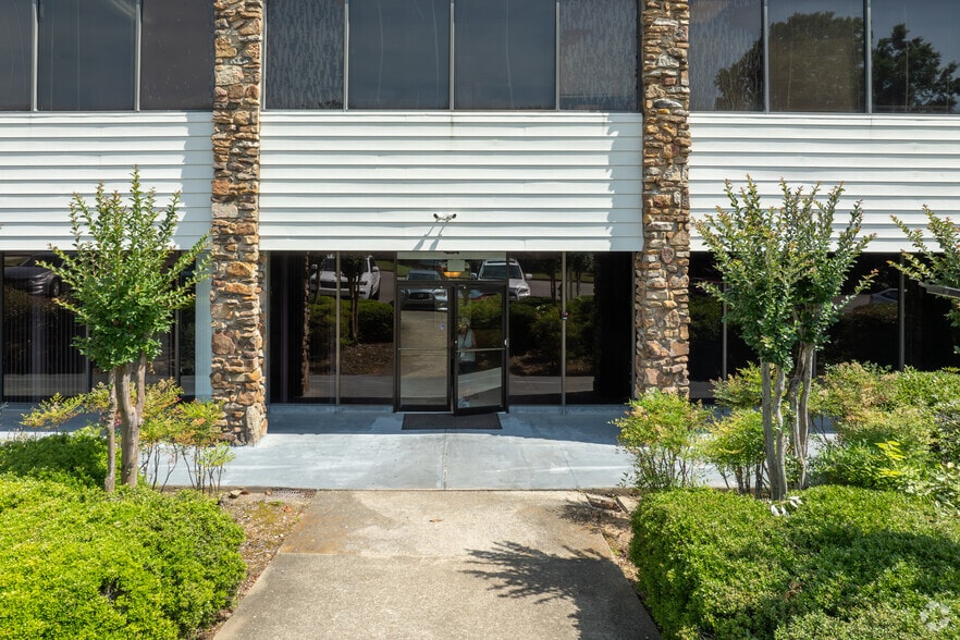 More Photos Of 181 W Valley Ave, Birmingham Office For Lease