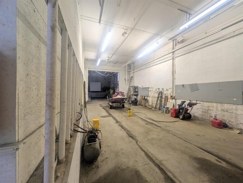 More Photos Of 91 Main St, Claremont Self Storage For Sale