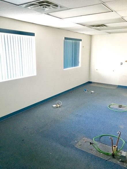 More Photos Of 65 N Dupont Hwy, Dover Medical For Lease