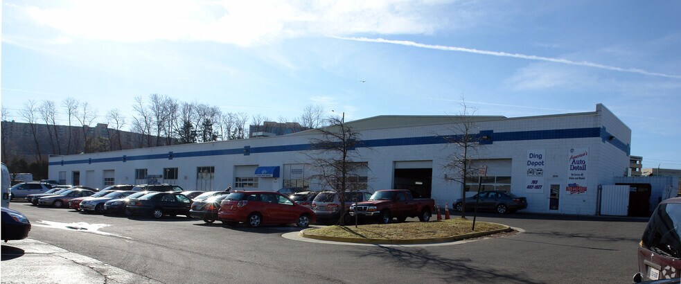 More Photos Of 8515-8525 Tyco Rd, Vienna Flex For Lease