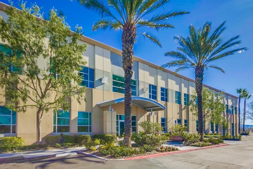 More Photos Of 27240 W Turnberry Ln, Valencia Office For Sale