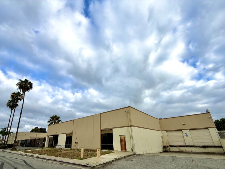 More Photos Of 2925 Seaboard Ln, Long Beach Warehouse For Sale