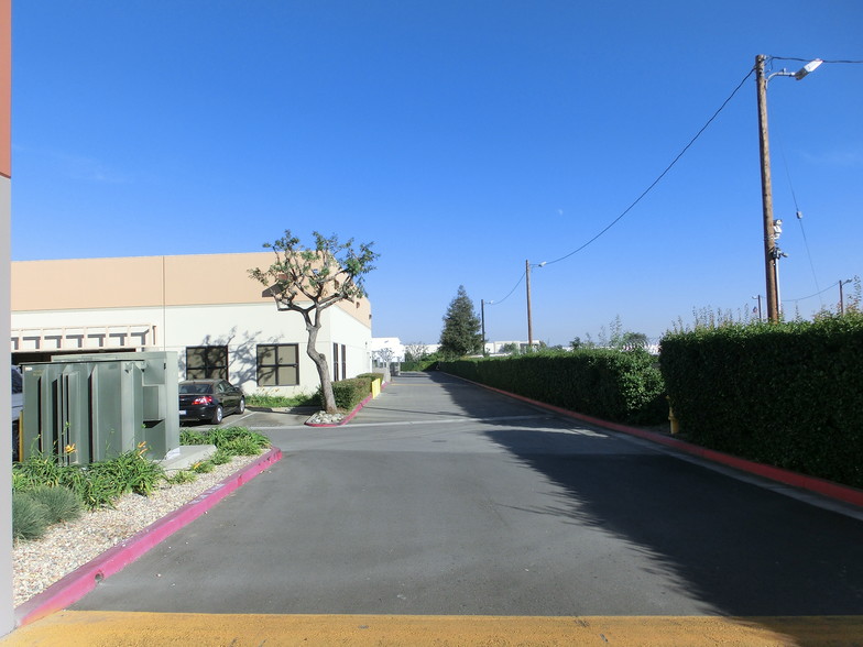 More Photos Of 1609 S Grove Ave, Ontario Warehouse For Lease