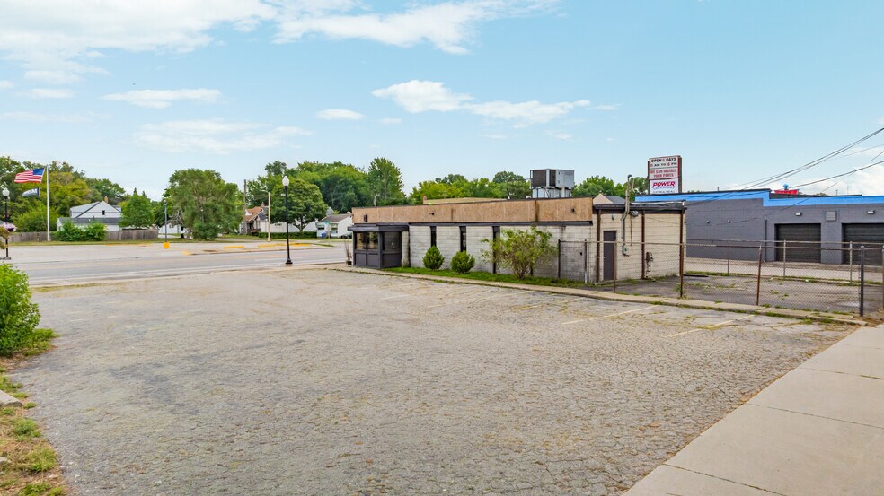More Photos Of 21511 Van Dyke Ave, Warren Bank For Sale