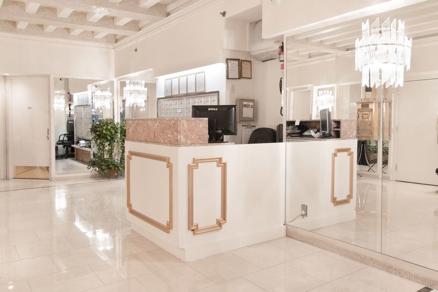 More Photos Of 150 W 58th St, New York Apartments For Lease