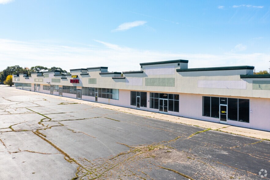 More Photos Of 2865-2885 Bay Rd, Saginaw Freestanding For Sale