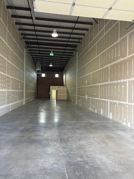 More Photos Of 457 N Old Highway 91, Hurricane Industrial For Lease