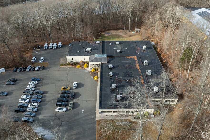 More Photos Of 984 Southford Rd, Middlebury Office For Lease