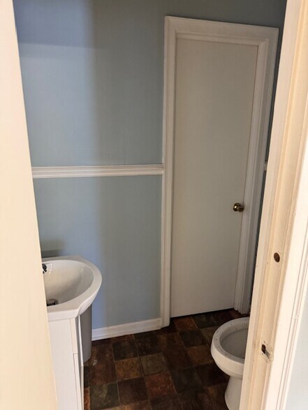 More Photos Of 637 State Rd, Cheraw Manufacturing For Sale