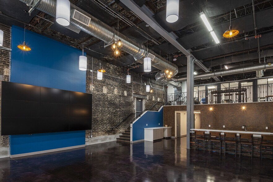 More Photos Of 401 Saint Joseph St, New Orleans Office For Sale
