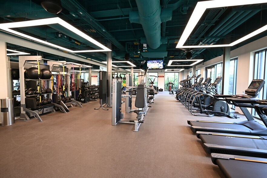 More Photos Of 8800 Technology Forest Pl, The Woodlands Unknown For Lease