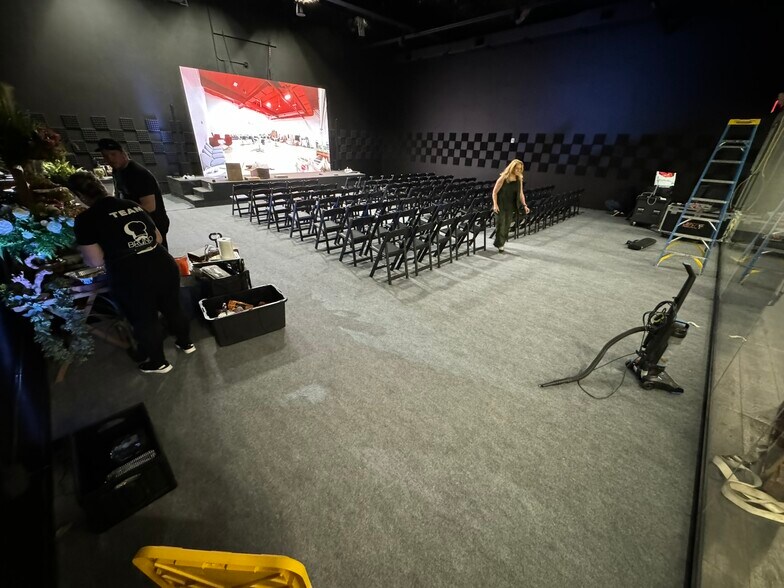 More Photos Of 2121 S Hiawasee Rd, Orlando Coworking Space