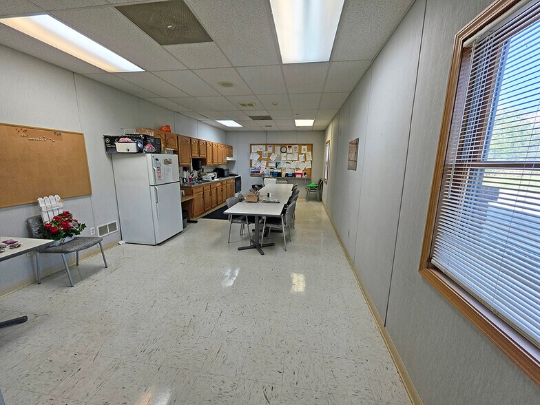 More Photos Of 100 Prushnok Dr, Punxsutawney Office For Sale