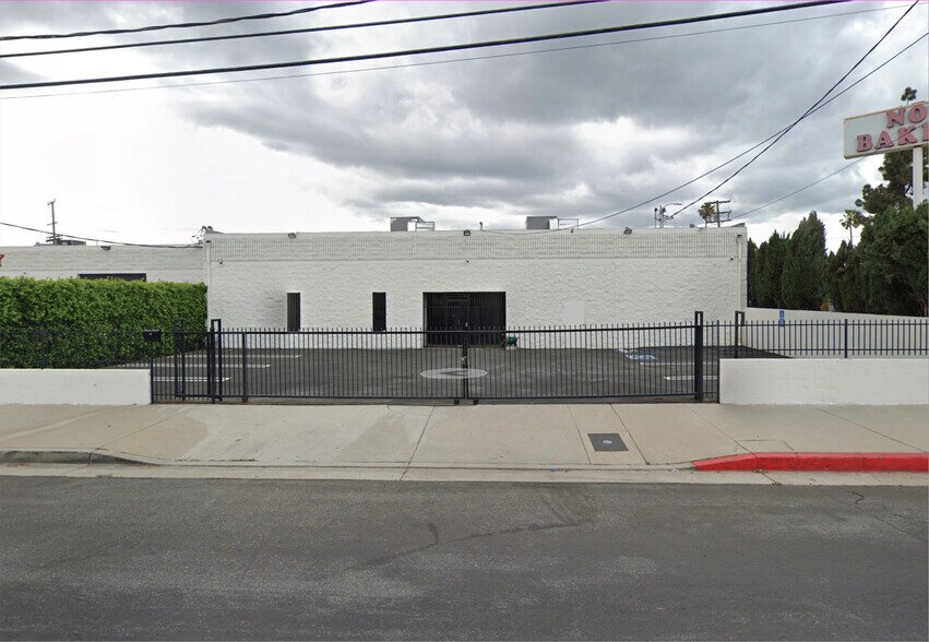 More Photos Of 7425 Bellaire Ave, North Hollywood Warehouse For Sale