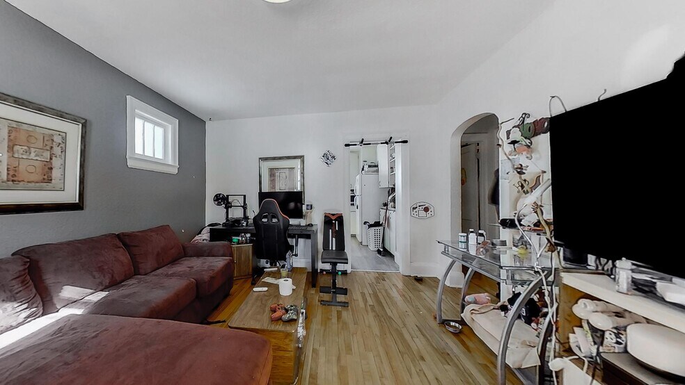 More Photos Of 358 Cartier Av, Sudbury Apartments For Sale
