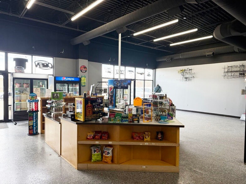 More Photos Of 3330 Sheyenne St, West Fargo Storefront For Lease