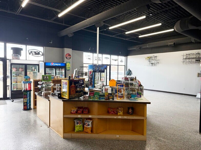 More Photos Of 3330 Sheyenne, West Fargo Storefront For Lease