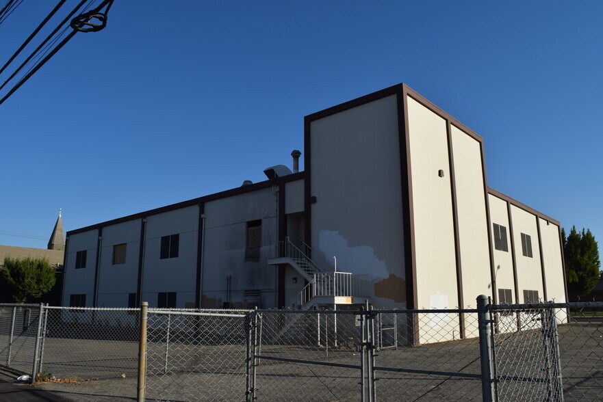 More Photos Of 1116 M St, Modesto Office For Sale