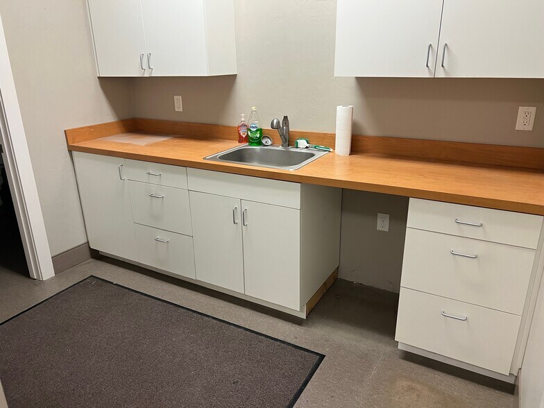 More Photos Of 11200 W Hercules St, Star Storefront Retail Office For Lease