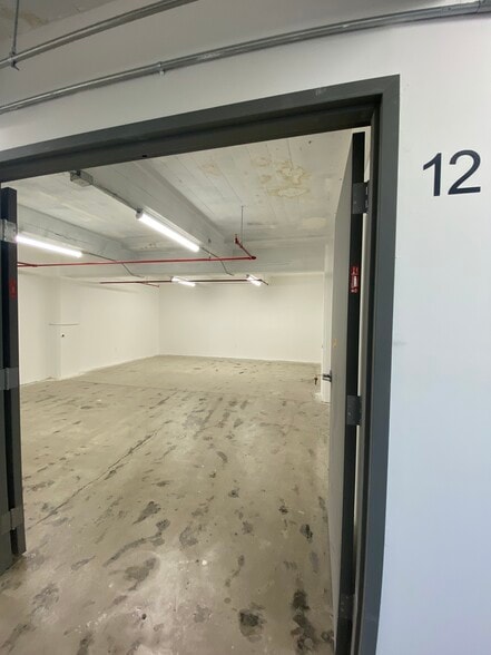 More Photos Of 901 E 31st St, Los Angeles Manufacturing For Lease
