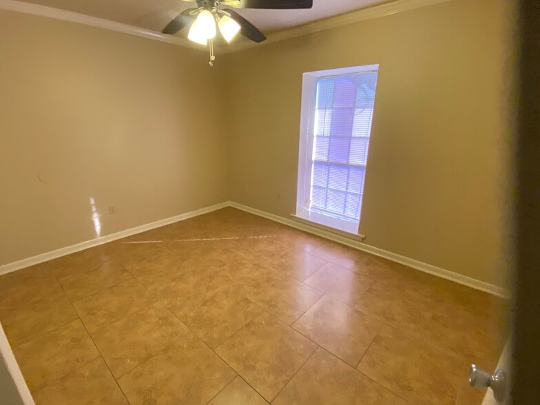 More Photos Of 3005 Lake Villa Dr, Metairie Apartments For Sale