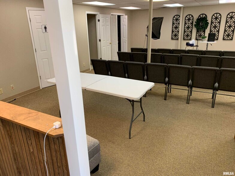 More Photos Of 3526 N California Ave, Peoria Office For Sale